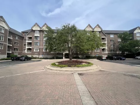 425 Village Grn #212, Lincolnshire, IL 60069