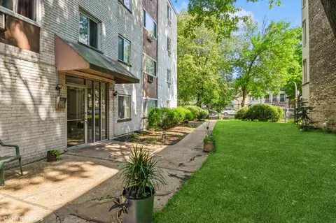 1441 W Farwell Ave #4B, Chicago, IL 60626