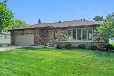 15231 Primrose Ln, Orland Park, IL 60462