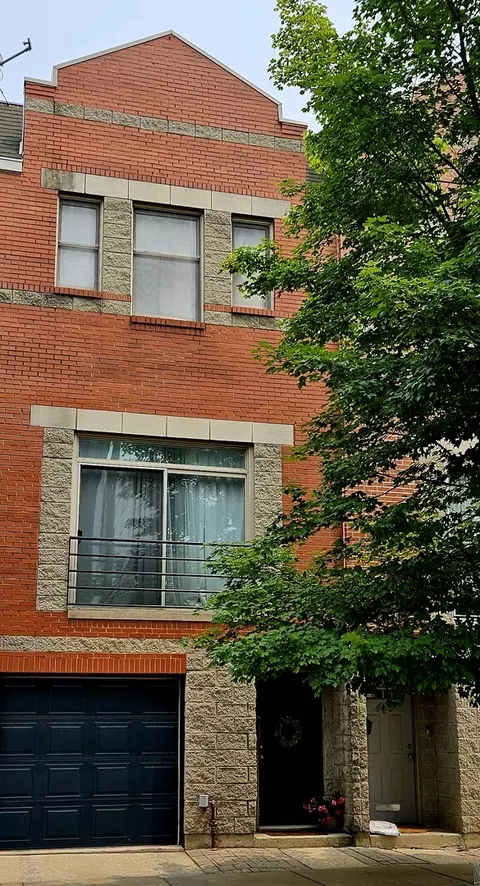 461 N Armour St, Chicago, IL 60642
