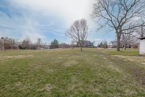 6105 S Garfield Ave, Burr Ridge, IL 60527