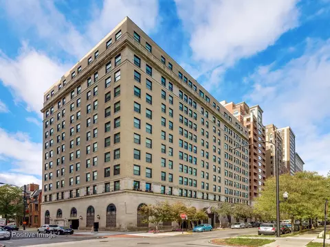 2100 N Lincoln Park West St #6CN, Chicago, IL 60614