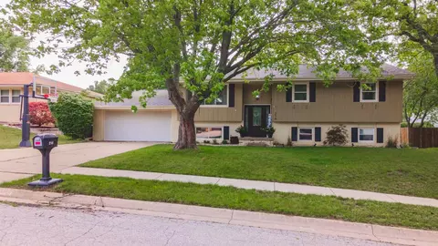 214 Riss Dr, Normal, IL 61761