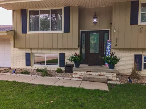 214 Riss Dr, Normal, IL 61761 photo 2