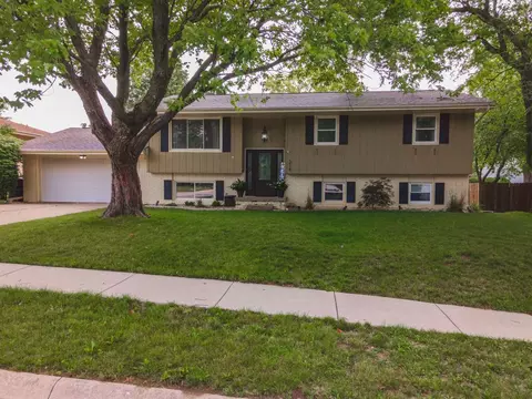 214 Riss Dr, Normal, IL 61761 photo 3