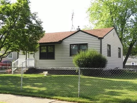 1708 Ballentine St, Waukegan, IL 60087