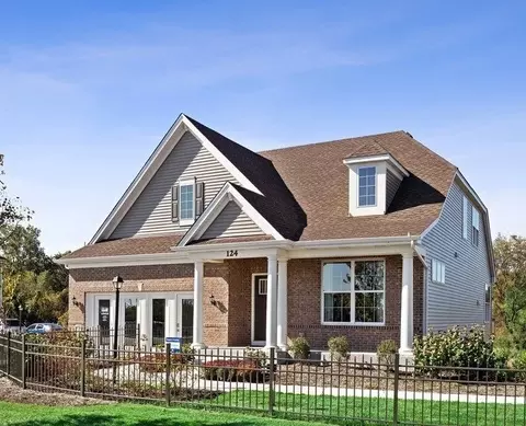 124 Barry Rd, South Elgin, IL 60177