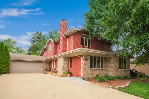 5248 Benton Ave, Downers Grove, IL 60515