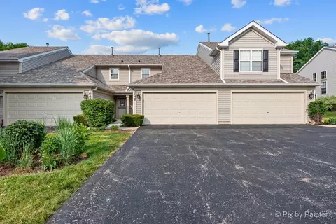 1042 Horizon Rdg, Lake In The Hills, IL 60156