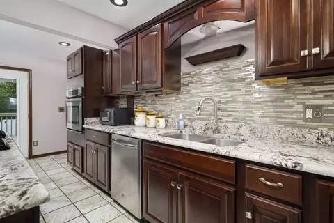 270 E Southmor Rd, Morris, IL 60450 photo 9