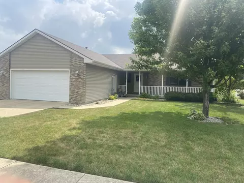 642 N Edgemere Dr, Bourbonnais, IL 60914