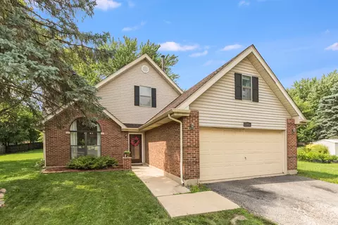 780 Bloomfield Ln, Aurora, IL 60504