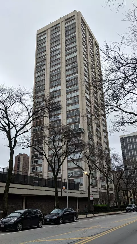 70 W Burton Pl #507F, Chicago, IL 60610