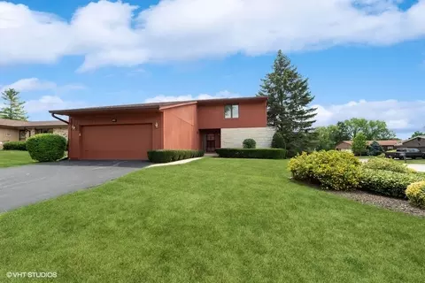 39875 N Harbor Ridge Dr, Antioch, IL 60002