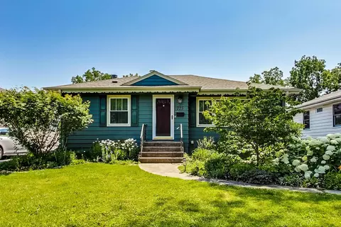 725 S Addison Ave, Villa Park, IL 60181