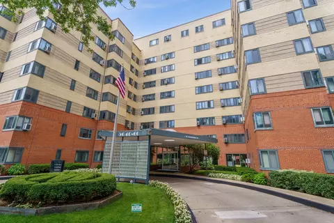 5052 N Marine Dr #C5, Chicago, IL 60640