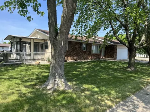 816 Quail Dr, Bradley, IL 60915
