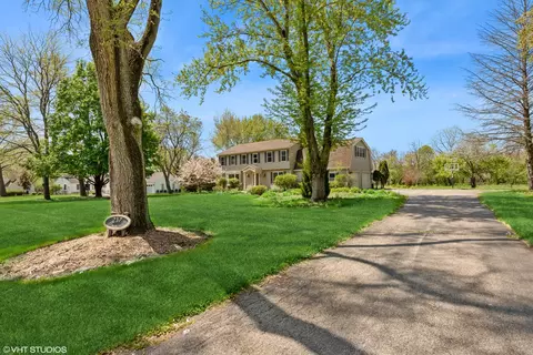 237 Valley Rd, Trout Valley, IL 60013