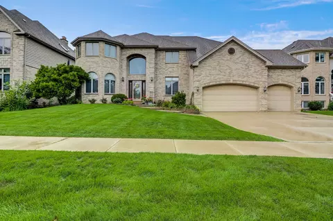 1776 W Whispering Ct, Addison, IL 60101