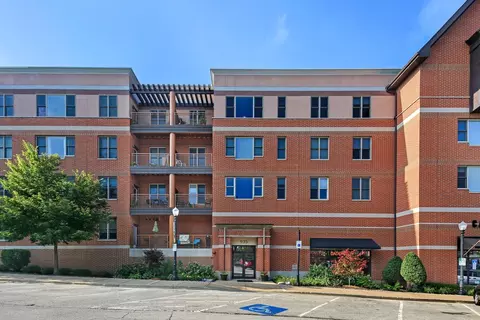 935 Burlington Ave #409, Downers Grove, IL 60515