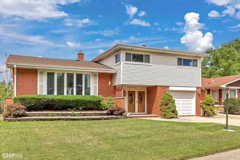 9246 Normandy Ave, Morton Grove, IL 60053