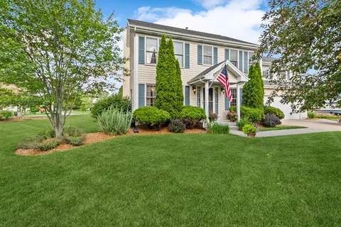 1350 Knollwood Cir, Crystal Lake, IL 60014