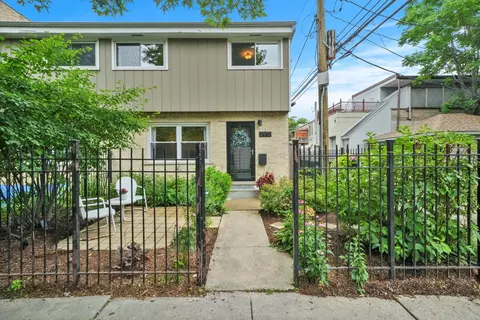 2915 N Allen Ave, Chicago, IL 60618