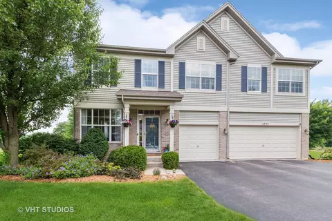 2044 S Jonathan Dr S, Round Lake, IL 60073