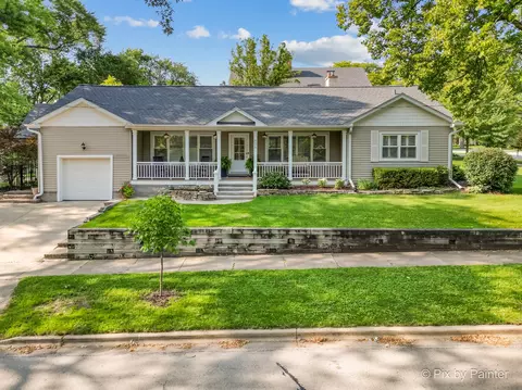 606 Revere Rd, Glen Ellyn, IL 60137