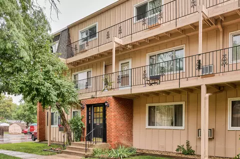 2506 Algonquin Rd #17, Rolling Meadows, IL 60008