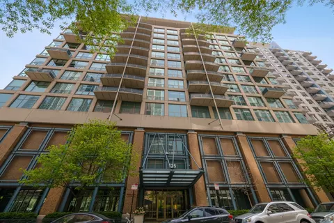 125 E 13th St #1307, Chicago, IL 60605