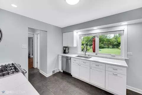 462 Uvedale Rd, Riverside, IL 60546 photo 9