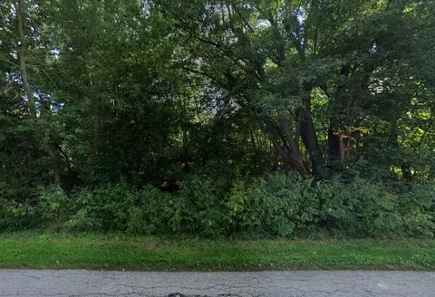 28473 W Main St, Wauconda, IL 60084