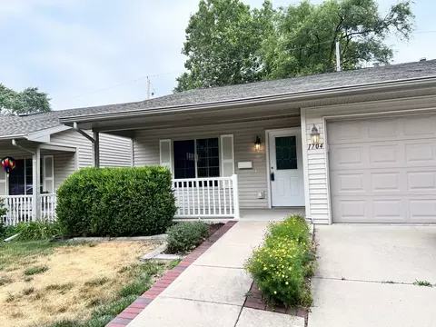 1704 Patricia Ct, Champaign, IL 61821