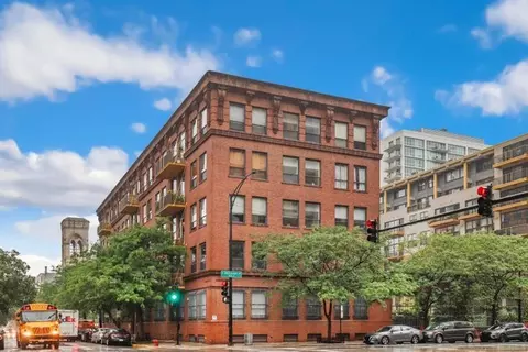 120 E Cullerton St #202, Chicago, IL 60616