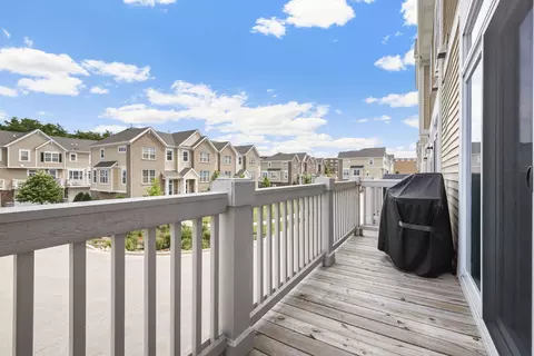 787 Lee St, Des Plaines, IL 60016 photo 28