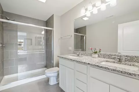 787 Lee St, Des Plaines, IL 60016 photo 14