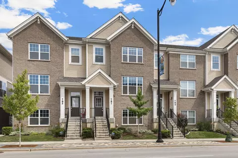 787 Lee St, Des Plaines, IL 60016 photo 2