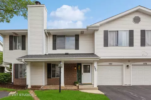 582 Willowcreek Ct #582, Clarendon Hills, IL 60514