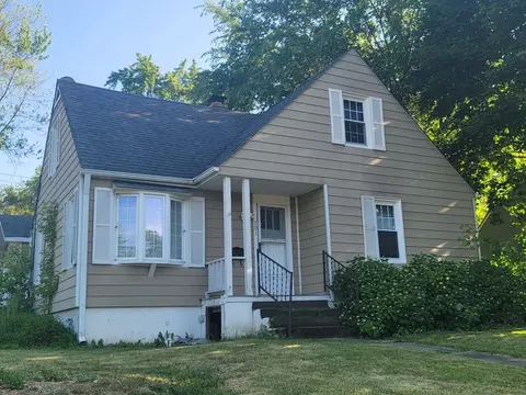 701 Mohawk Dr, Round Lake Heights, IL 60073