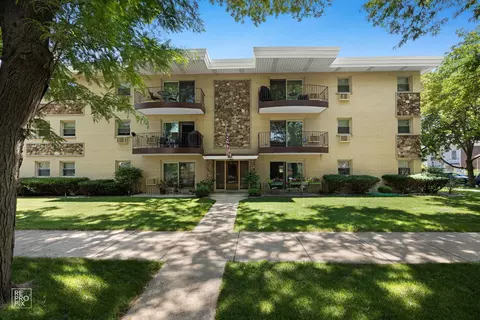 4535 N Long Ave #2A, Chicago, IL 60630