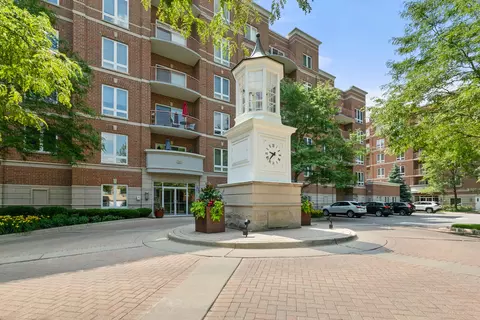 799 Graceland Ave #208A, Des Plaines, IL 60016