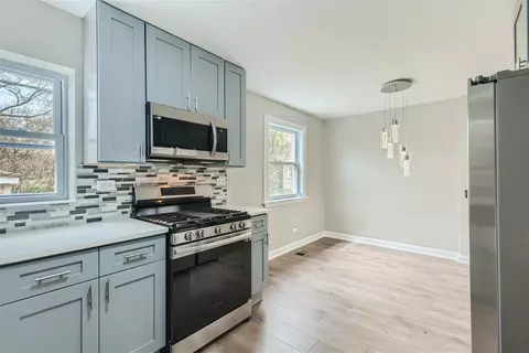 2129 E 98th St, Chicago, IL 60617 photo 9
