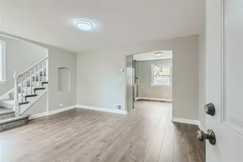 2129 E 98th St, Chicago, IL 60617 photo 3