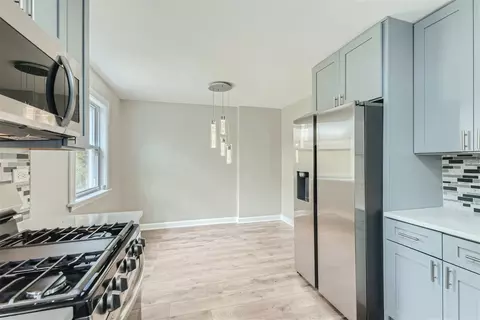 2129 E 98th St, Chicago, IL 60617 photo 10