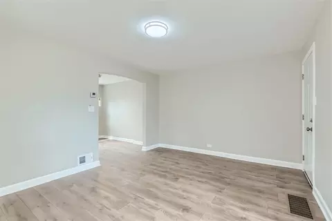2129 E 98th St, Chicago, IL 60617 photo 5
