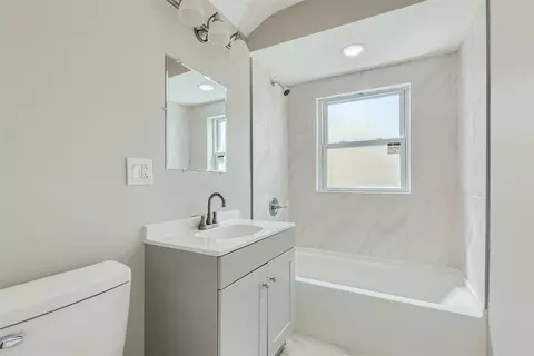 2129 E 98th St, Chicago, IL 60617 photo 15