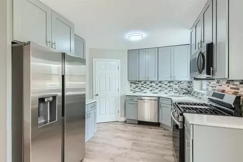 2129 E 98th St, Chicago, IL 60617 photo 7