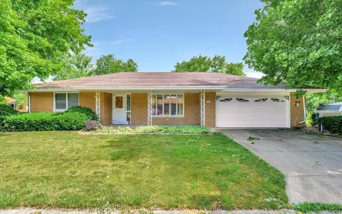 102 W Elmore Dr, Thomasboro, IL 61878
