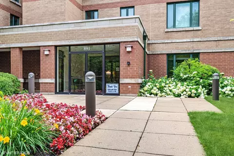 891 Central Ave #335, Highland Park, IL 60035
